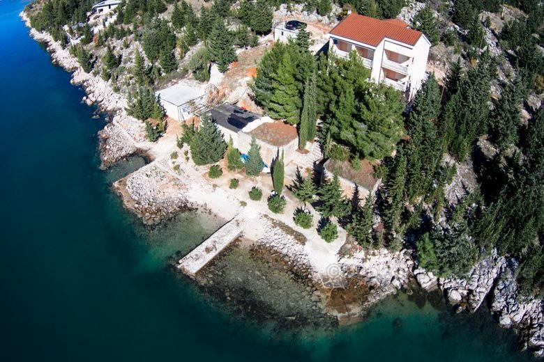 Villa on a beautiful location, for sale