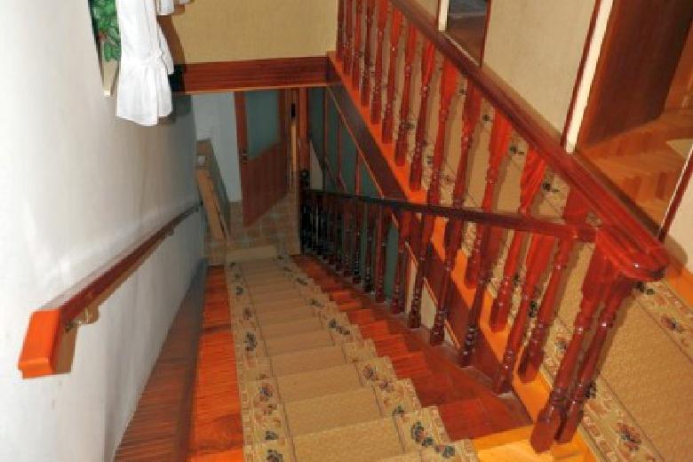 Et vakkert steinhus bygget i 1830, til salgs