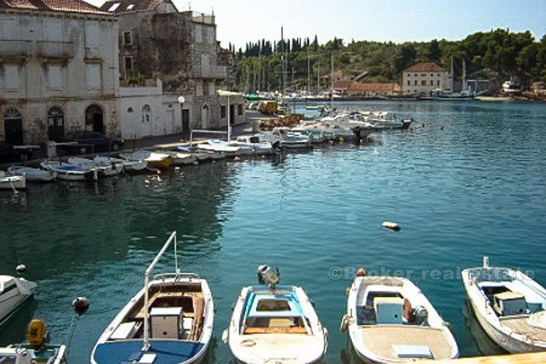 Wohnung in einem alten Haus an der Strandpromenade, zum Verkauf
