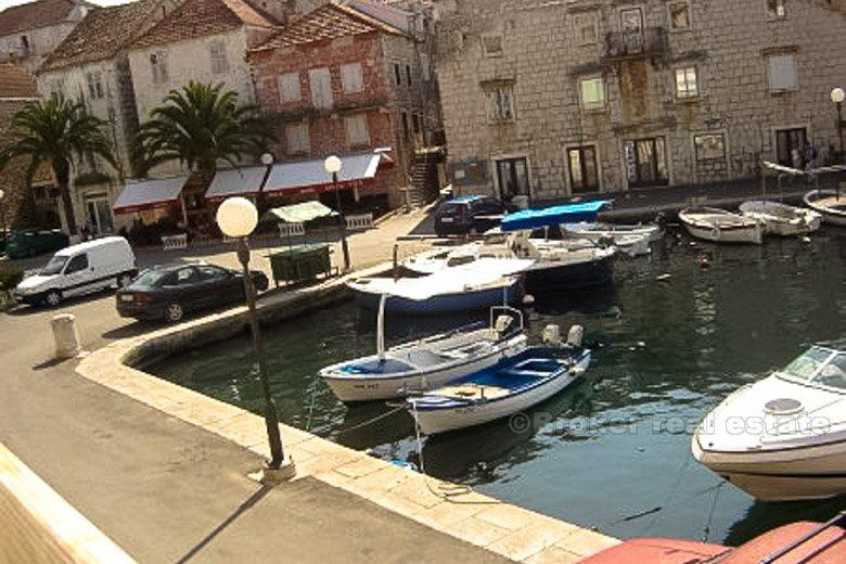 Mieszkanie w starym domu na deptaku, na sprzedaż