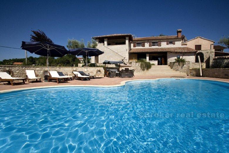 Villa de luxe avec piscine, à vendre