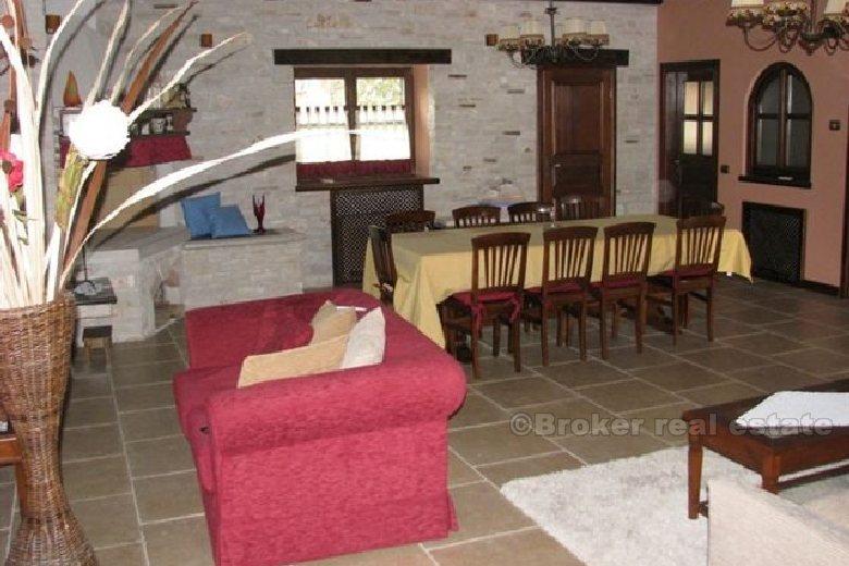 Villa de luxe avec piscine, à vendre