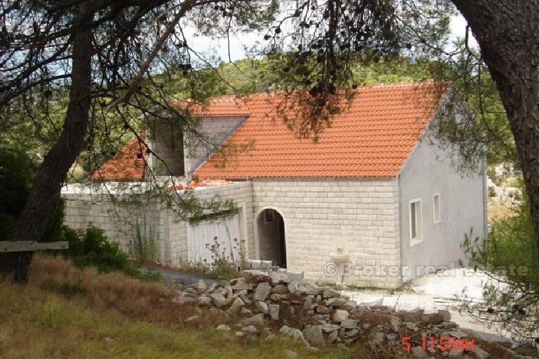 Hus med möjlighet att uppgradera, till salu