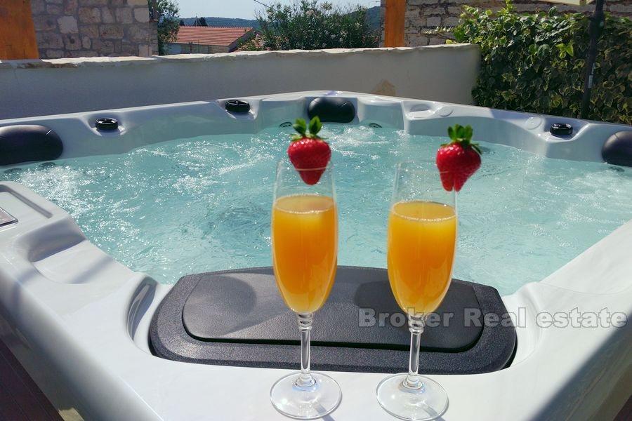 Renoviertes Haus in einem kleinen Dorf, zum Verkauf