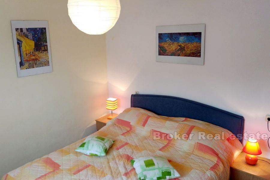 Maison rénovée dans un petit village, à vendre