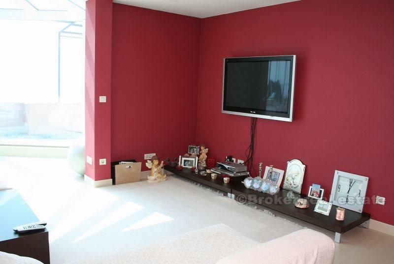 Vakker penthouse, område Znjan, til salgs