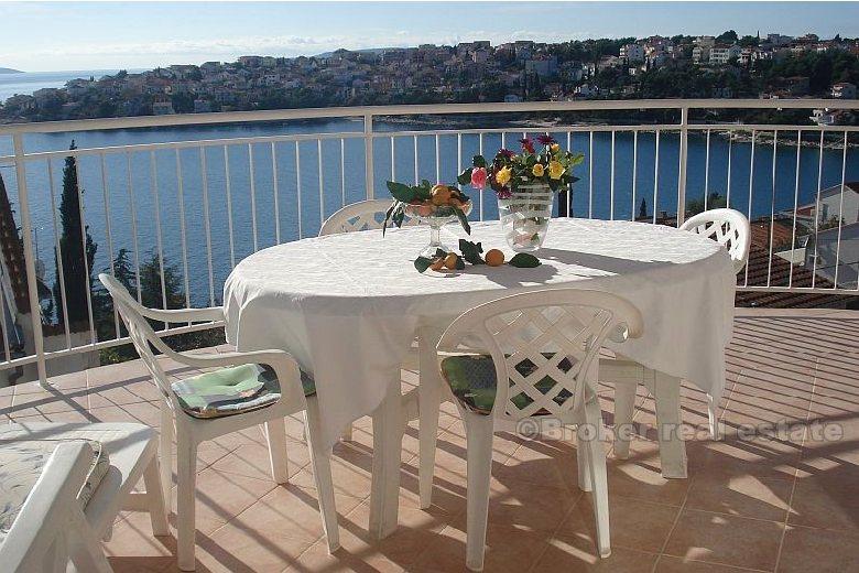 Attractive house with a beautiful sea view, for sale