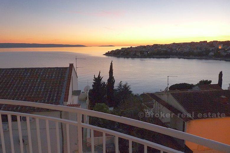 Attraente casa con vista sul mare, in vendita