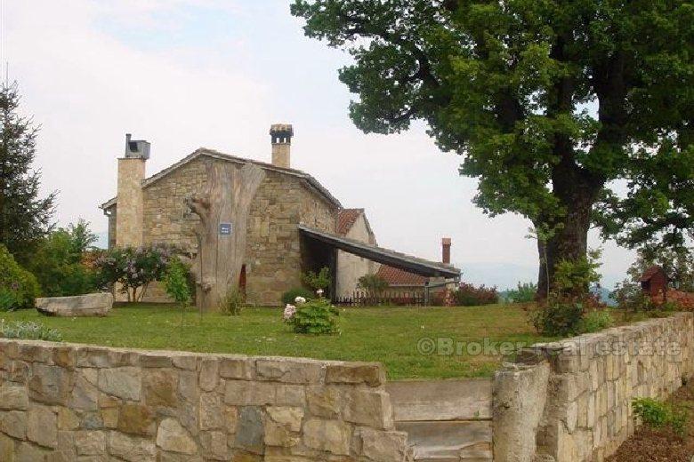 Eco Village avec 9 maisons, à vendre