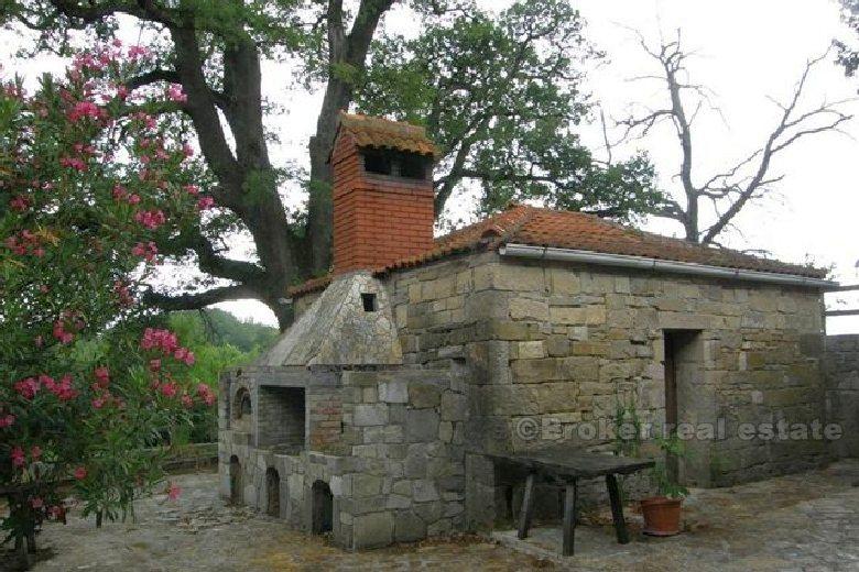 Eco Village med 9 hus, till salu