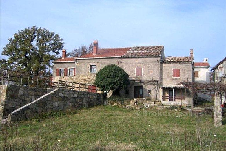 Eco Village avec 9 maisons, à vendre