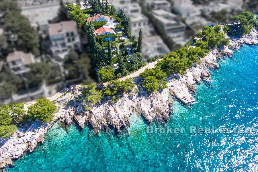 Роскошная вилла у моря на продажу