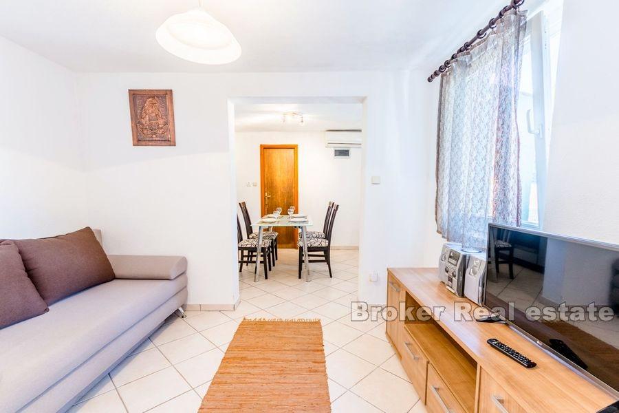 Haus in einer schönen Bucht, mit Blick auf das Meer, zum Verkauf