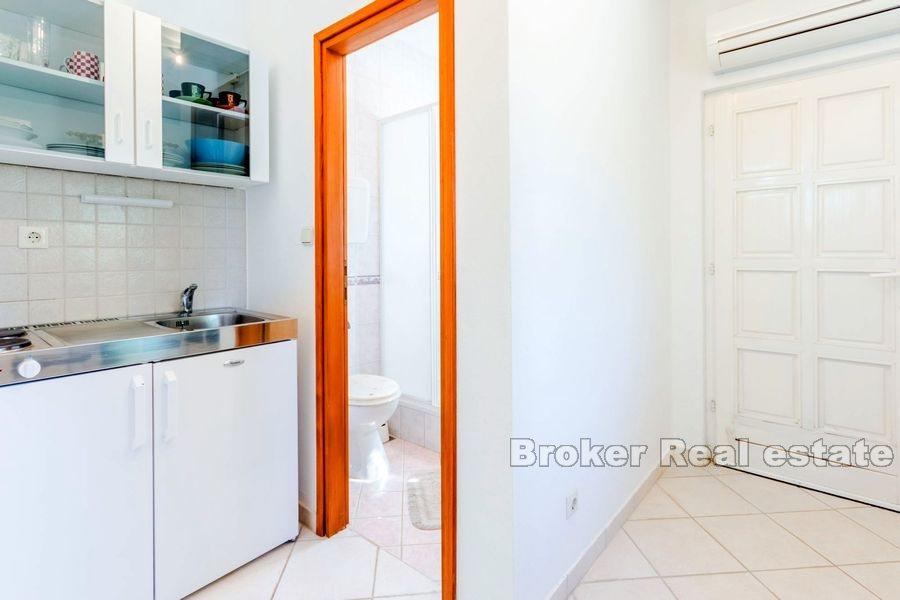 House in a nice bay, overlooking the sea, for sale