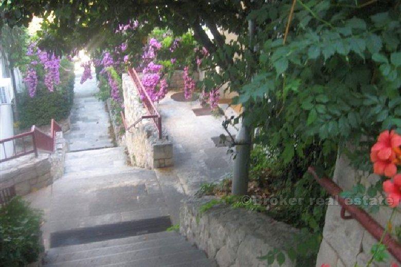 Appartamento con vista sul mare aperto, zona Meje, in vendita