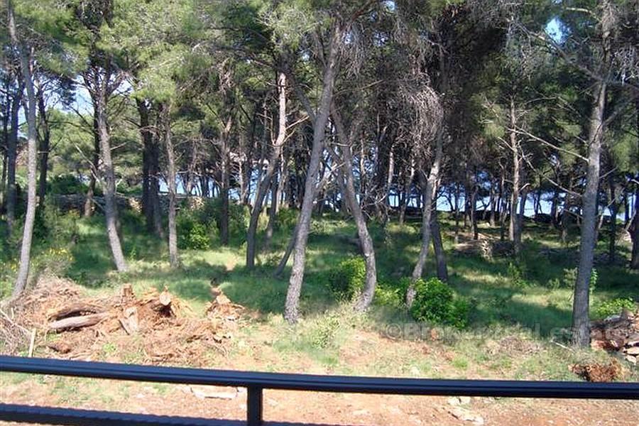 To etasjes hus, til salgs