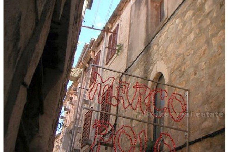 Renovovaný kamenný dům na prodej