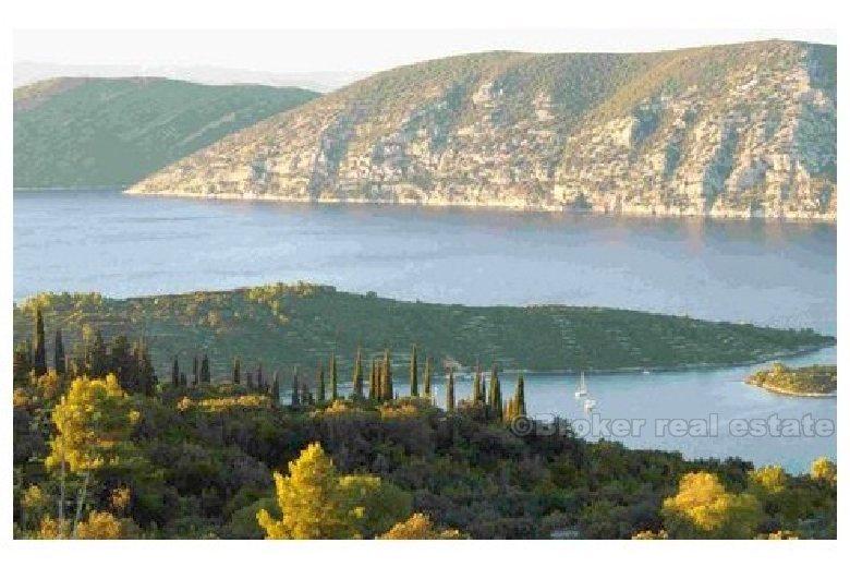 Renovated stone house, for sale