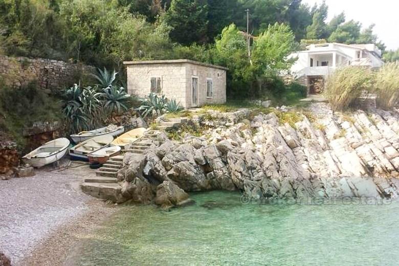 Dom wolnostojący, na sprzedaż