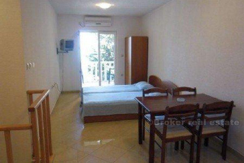 Appartamento duplex con vista sul mare, in vendita