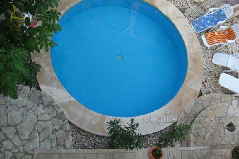 Дом в центре города, для продажи