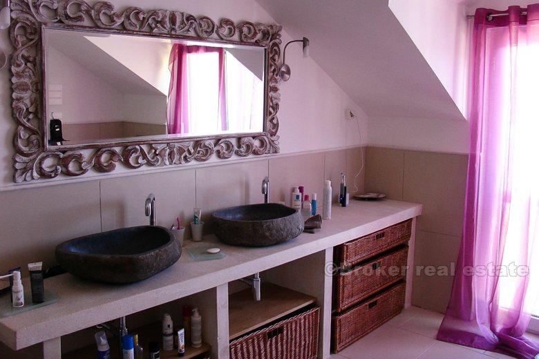 Maison à front de mer, à vendre