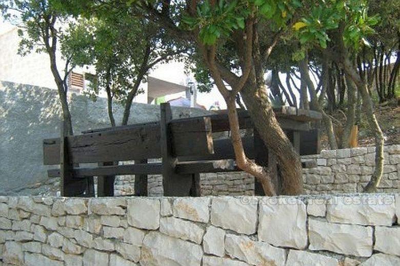 Neugebautes Haus mit Olivenhain, zum Verkauf