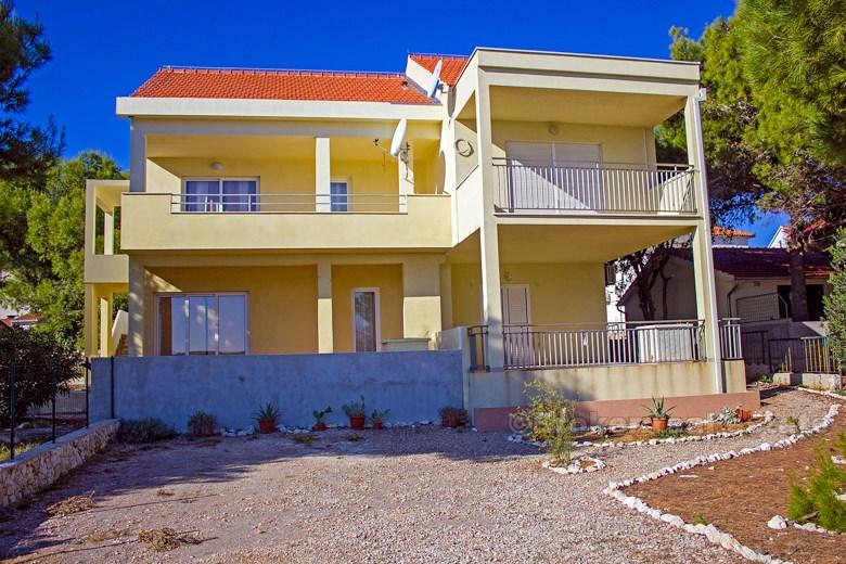 Vackert parhus, till salu