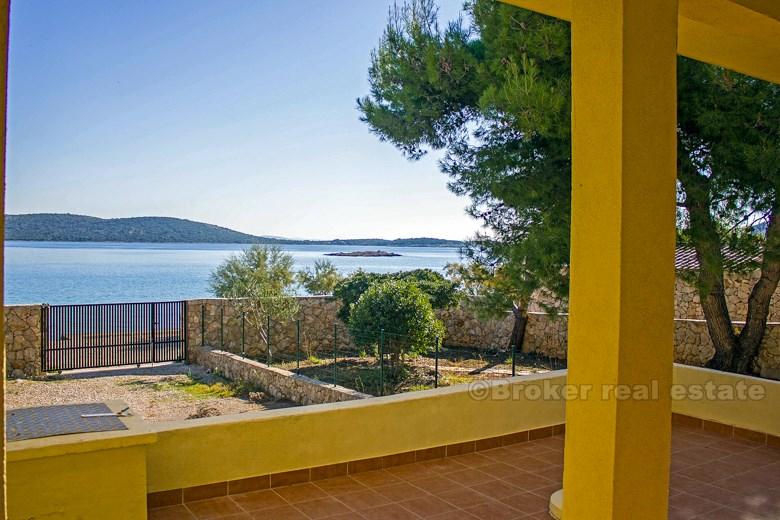 Vackert parhus, till salu