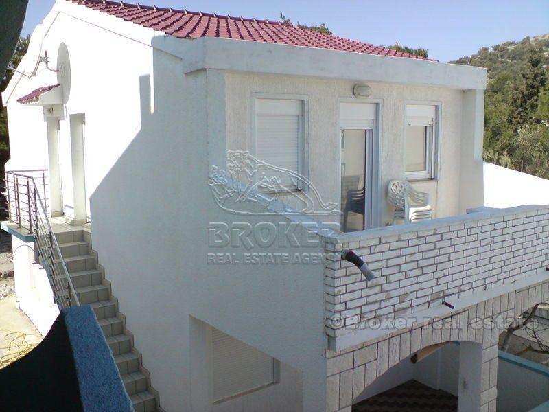 Dom w pierwszym rzędzie do morza, na sprzedaż