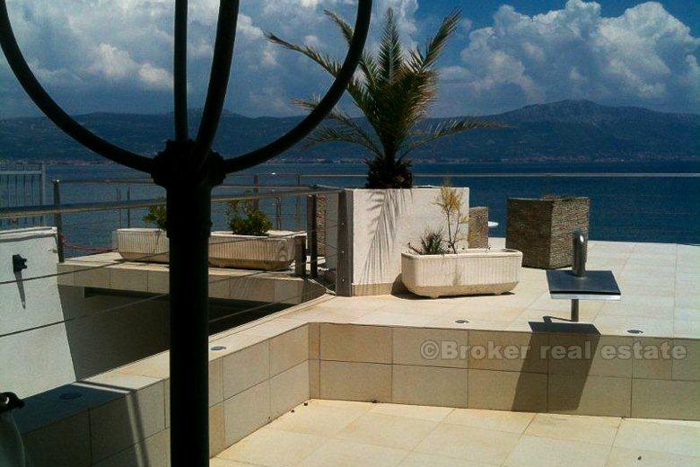 Belle villa dans la première rangée de la mer, à vendre