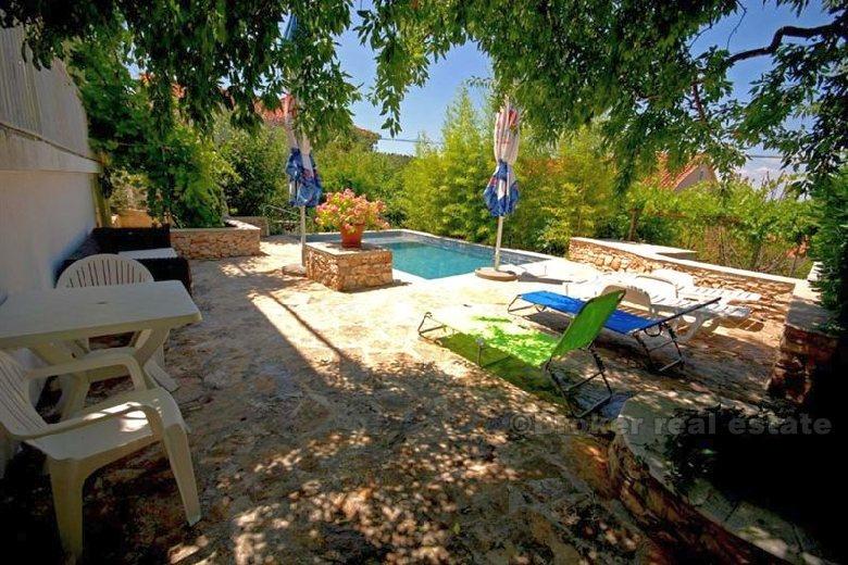 House / Villa with swimming pool, for sale