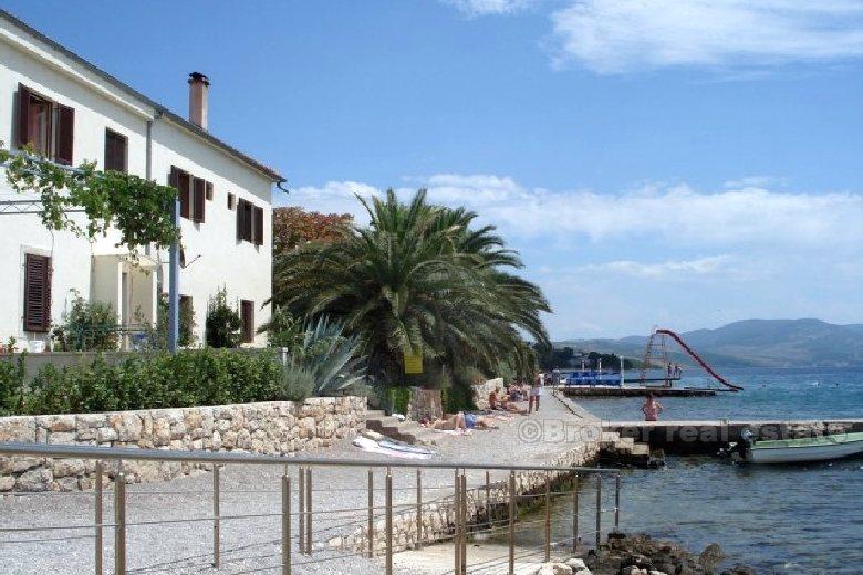 Villa på en elit plats, på 1: a raden till havet, till salu