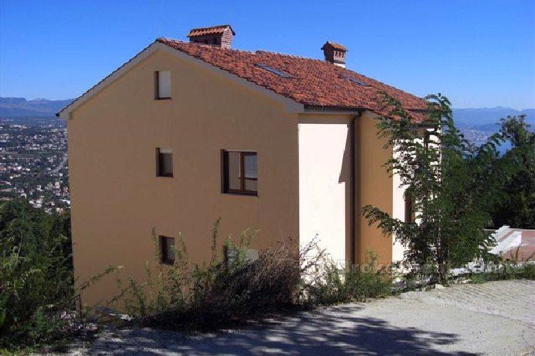 Apartmani s bazenom, na prodaju