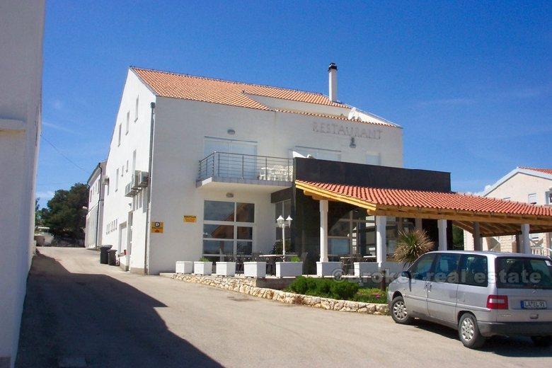 Kleines Hotel in der ersten Reihe zum Meer, zum Verkauf