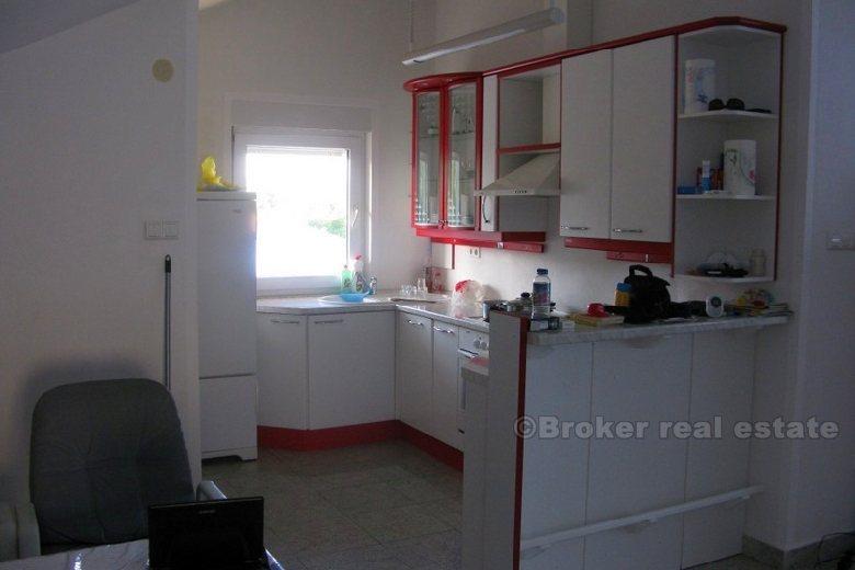 Mały hotel w pierwszym rzędzie do morza, na sprzedaż