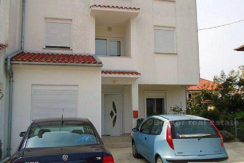 Semi detached house on three floors, for sale