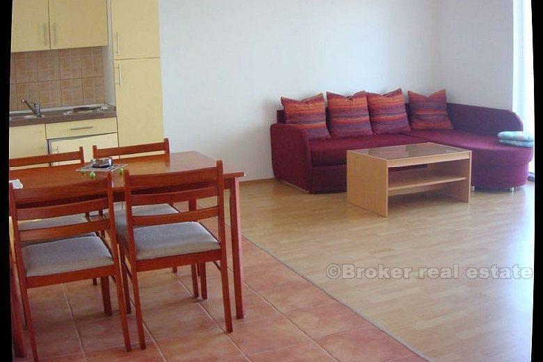 Doppelhaushälfte auf drei Etagen, zum Verkauf