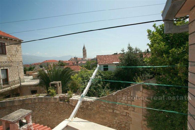 Bella villa nel centro della città, in vendita