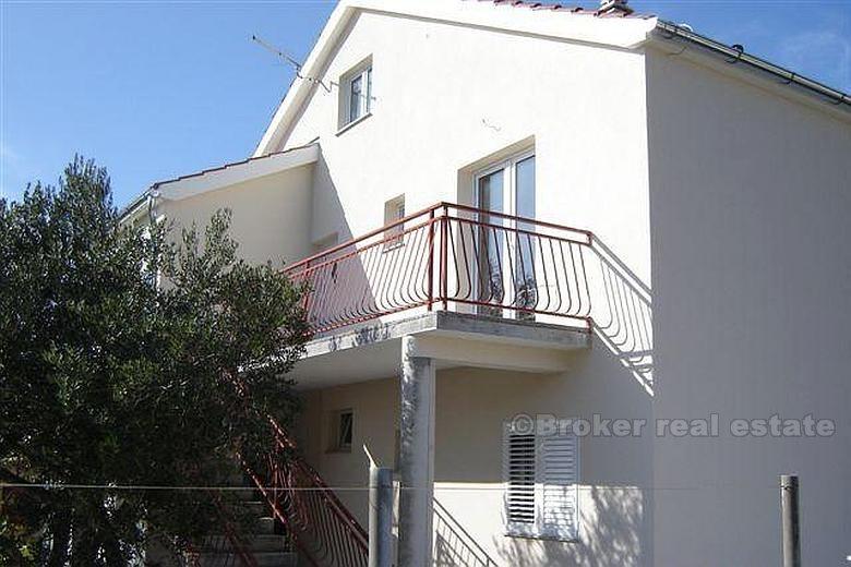 Villa dans la 1ère rangée de la mer, à vendre