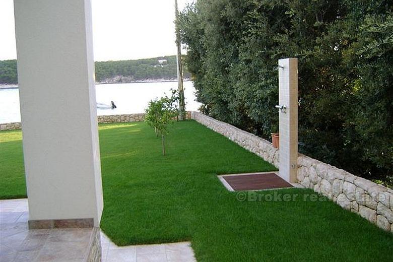 Beautiful villa right by the sea, for sale