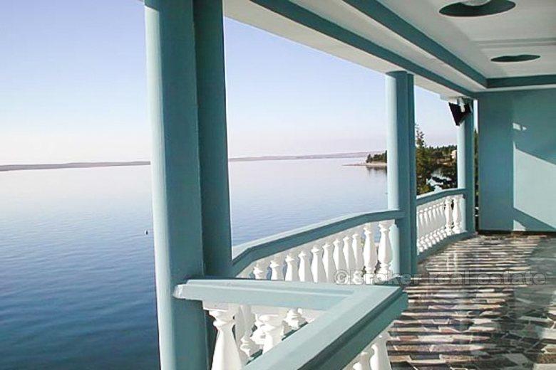 Beautiful family villa, for sale