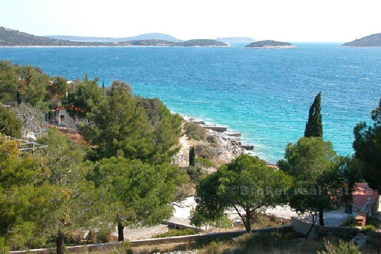 Dom z apartamentami z widokiem na morze, na sprzedaż