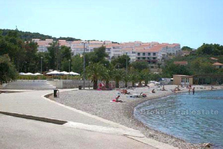 Apartman s djelomičnim pogledom na more, na prodaju