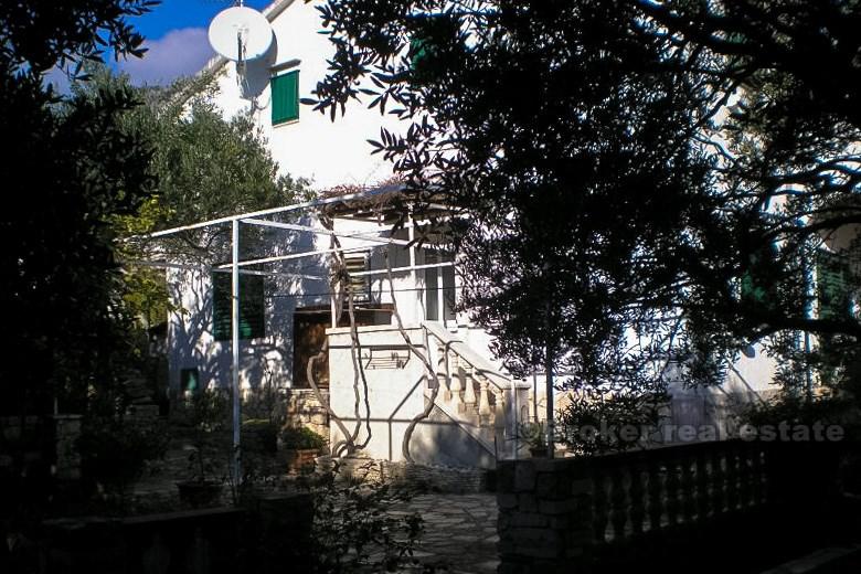 Detached house with an open sea view, for sale