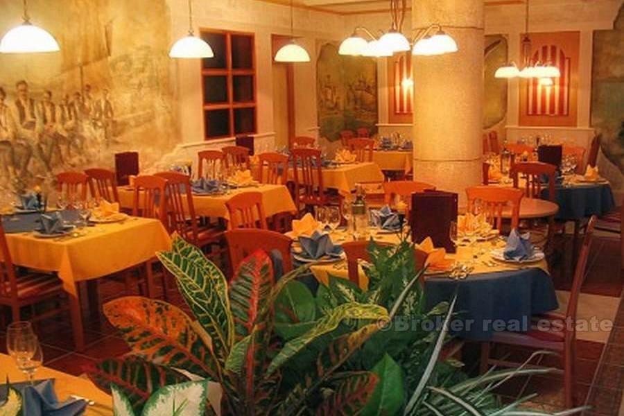 Et hotell på en utmerket beliggenhet for salg