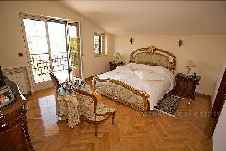 Luxuriös eingerichtetes Hotel, zum Verkauf