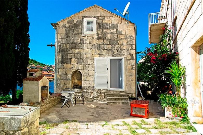 Beautiful renovated stone house in the center