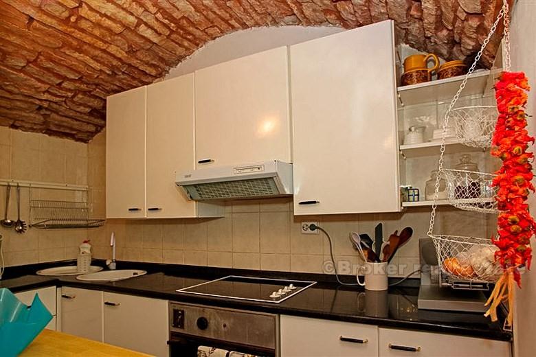 Beautiful renovated stone house in the center