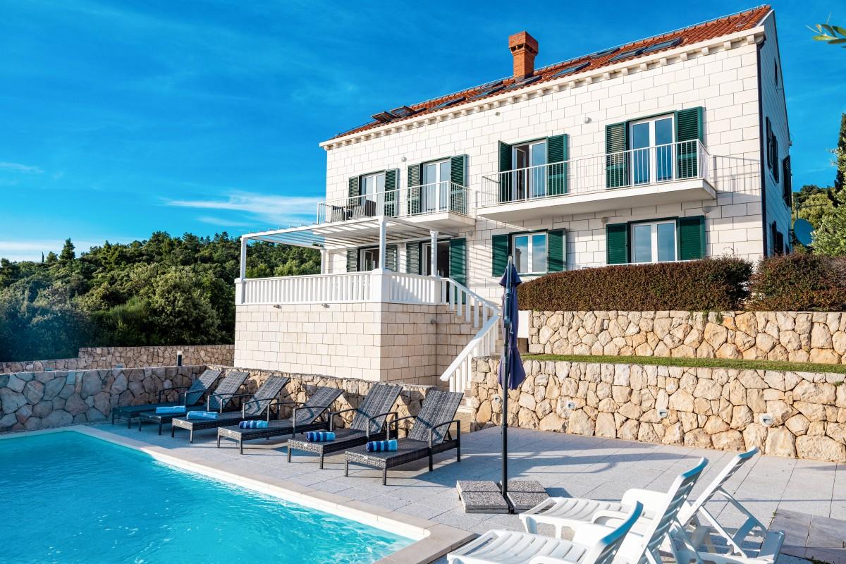001-3600-30-cavtat-beautiful-villa-with-a-swimming-pool-for-sale